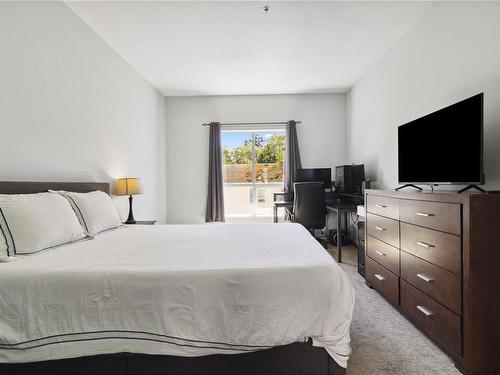 Ph7-1371 Hillside Ave, Victoria, BC - Indoor Photo Showing Bedroom