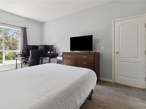 Ph7-1371 Hillside Ave, Victoria, BC - Indoor Photo Showing Bedroom