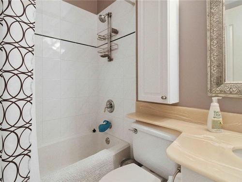 Ph7-1371 Hillside Ave, Victoria, BC - Indoor Photo Showing Bathroom