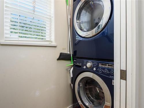 127-170 Centennial Dr, Courtenay, BC - Indoor Photo Showing Laundry Room