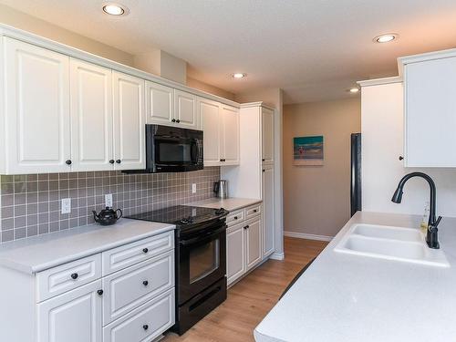 14-3100 Kensington Cres, Courtenay, BC - Indoor Photo Showing Kitchen With Double Sink With Upgraded Kitchen