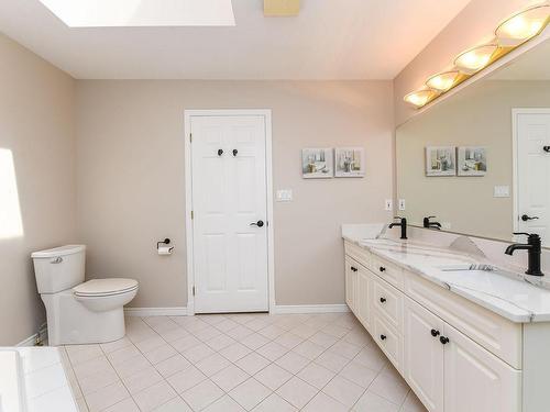 14-3100 Kensington Cres, Courtenay, BC - Indoor Photo Showing Bathroom