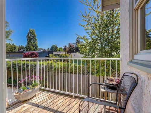 355 Richmond Ave, Victoria, BC - Outdoor With Deck Patio Veranda With Exterior
