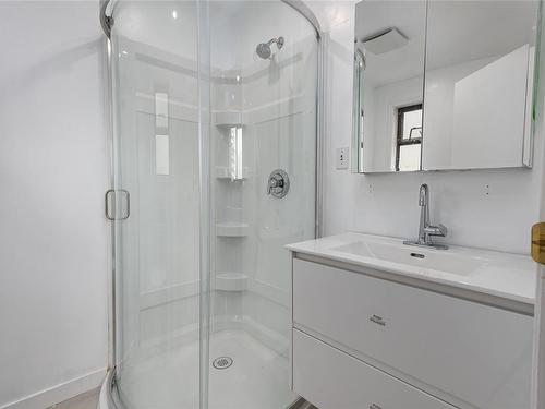 282 Nim Nim Pl, Courtenay, BC - Indoor Photo Showing Bathroom
