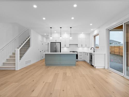 39 Sun West Pl, Parksville, BC - Indoor Photo Showing Kitchen With Upgraded Kitchen