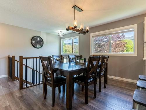 2433 Rosewood Ave, Kamloops, BC - Indoor Photo Showing Dining Room