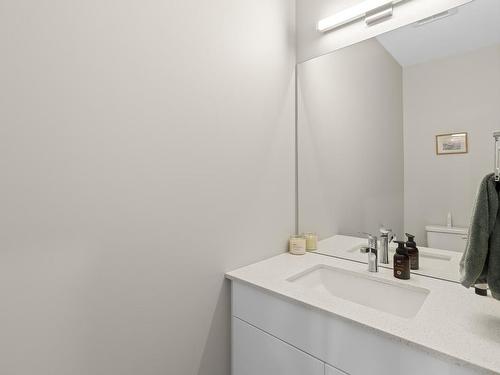120-2683 Ord Rd, Kamloops, BC - Indoor Photo Showing Bathroom