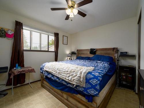 897 Windbreak Street, Kamloops, BC - Indoor Photo Showing Bedroom