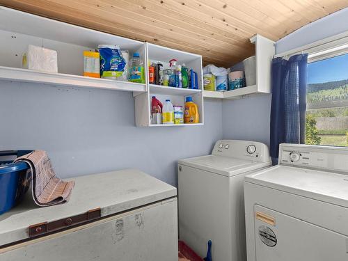 101 Aylmer Rd, Chase, BC - Indoor Photo Showing Laundry Room