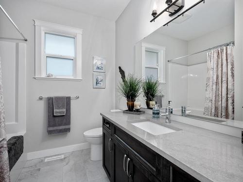 3364 Harbourview Blvd, Courtenay, BC - Indoor Photo Showing Bathroom