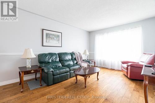 4 Marjoy Avenue, Barrie, ON - Indoor Photo Showing Living Room