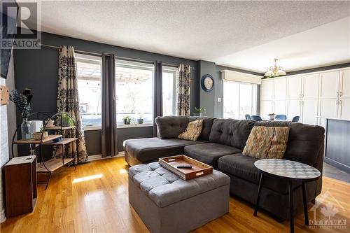 47 Frontenac Street, Embrun, ON - Indoor Photo Showing Living Room