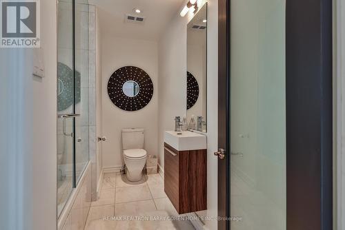 3 Hyde Park Circle, Toronto, ON - Indoor Photo Showing Bathroom