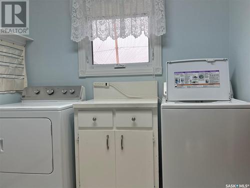 6 Adams Street, Springside, SK - Indoor Photo Showing Laundry Room