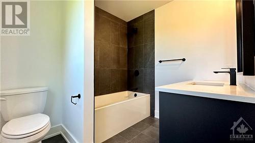 121 Wagon Drive, Dunrobin, ON - Indoor Photo Showing Bathroom
