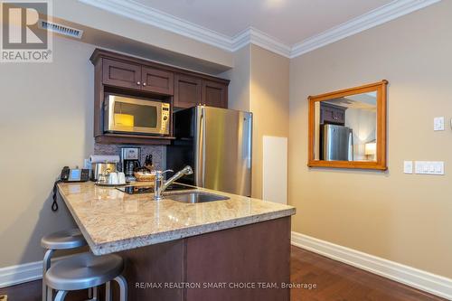 L204 - 1869 Muskoka 118 (A1) Road W, Bracebridge, ON - Indoor Photo Showing Kitchen