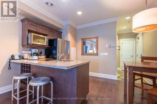 L204 - 1869 Muskoka 118 (A1) Road W, Bracebridge, ON - Indoor Photo Showing Kitchen