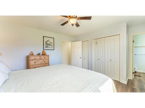 2575 Sinclair Rd, Lister, BC - Indoor Photo Showing Bedroom