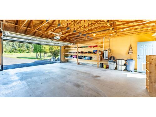 2575 Sinclair Rd, Lister, BC - Indoor