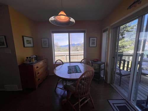 143 - 4835 Radium Boulevard, Radium Hot Springs, BC - Indoor Photo Showing Dining Room