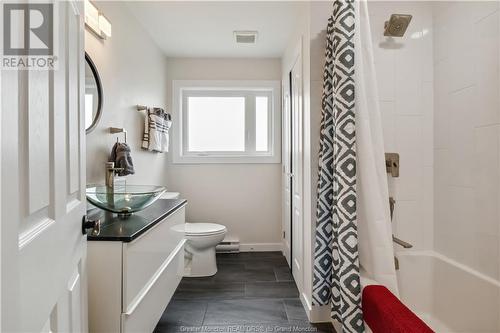 19 Marquette Ave, Moncton, NB - Indoor Photo Showing Bathroom