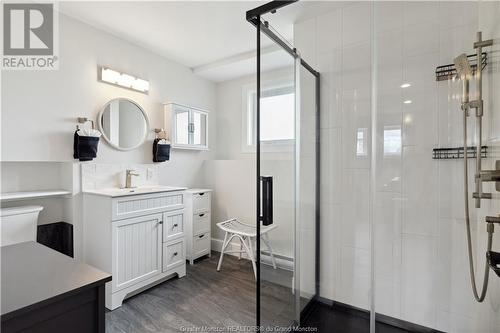 19 Marquette Ave, Moncton, NB - Indoor Photo Showing Bathroom
