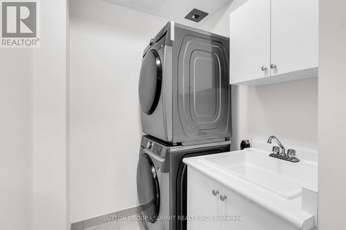 60 Hager Creek Terrace, Hamilton, ON - Indoor Photo Showing Laundry Room