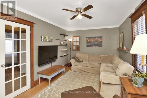 3 Mountain Avenue, Hamilton, ON - Indoor Photo Showing Living Room