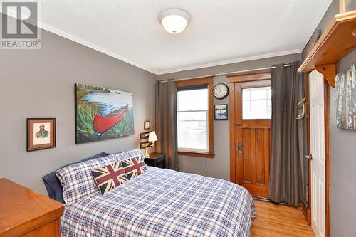 3 Mountain Avenue, Hamilton, ON - Indoor Photo Showing Bedroom
