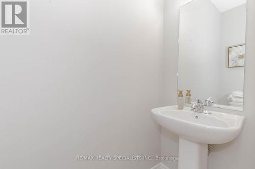 170 Dalgleish Trail, Hamilton, ON - Indoor Photo Showing Bathroom