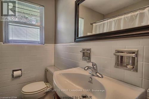 593 Oakridge Drive, London, ON - Indoor Photo Showing Bathroom