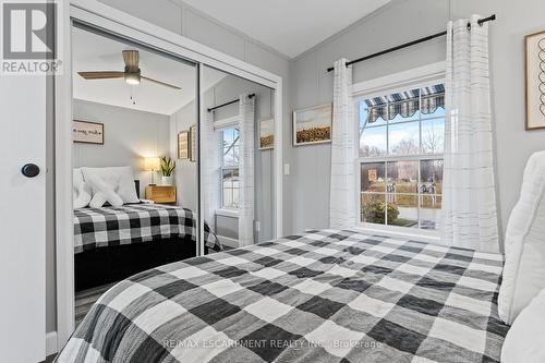 27 Ash Avenue, Puslinch, ON - Indoor Photo Showing Bedroom