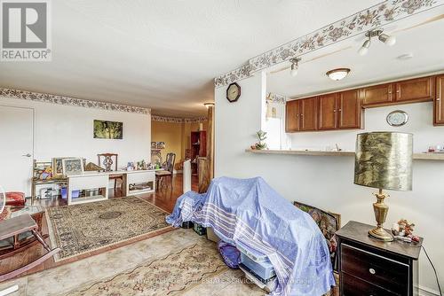 17 - 15 Albright Road, Hamilton, ON - Indoor Photo Showing Kitchen