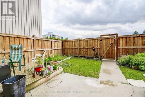 17 - 15 Albright Road, Hamilton, ON - Outdoor