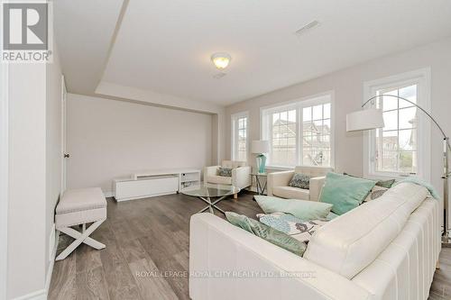 642B Woodlawn Road E, Guelph, ON - Indoor Photo Showing Living Room