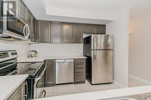 642B Woodlawn Road E, Guelph, ON - Indoor Photo Showing Kitchen