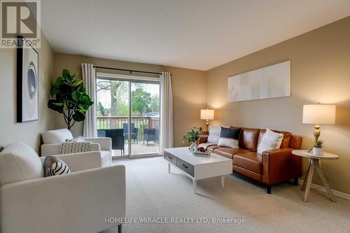 551 Grey Street, Brantford, ON - Indoor Photo Showing Living Room