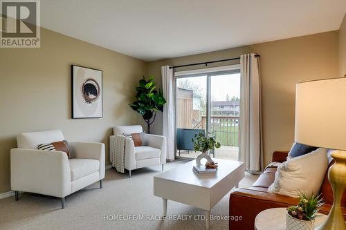 551 Grey Street, Brantford, ON - Indoor Photo Showing Living Room