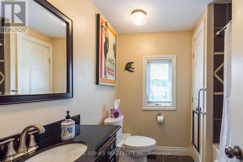 9747 Corkery Road, Hamilton Township, ON - Indoor Photo Showing Bathroom