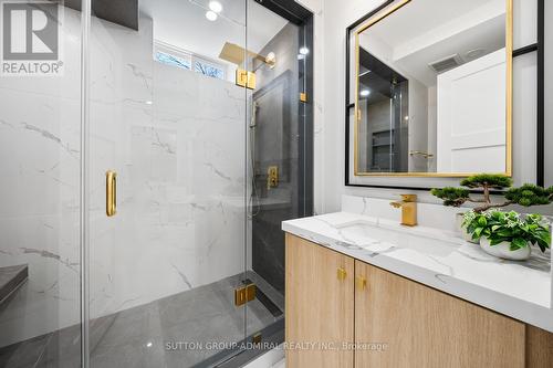 567 Clover Park Crescent, Milton, ON - Indoor Photo Showing Bathroom
