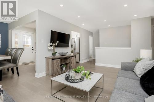 127 Mill Street W, Halton Hills, ON - Indoor Photo Showing Living Room