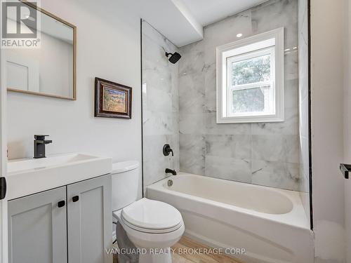 88 Tisdale Street S, Hamilton, ON - Indoor Photo Showing Bathroom
