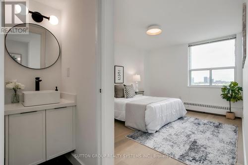 1411 - 45 Southport Street, Toronto, ON - Indoor Photo Showing Bathroom