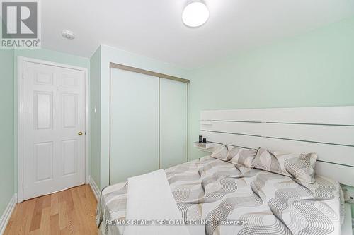 8 Drayglass Court, Brampton, ON - Indoor Photo Showing Bedroom