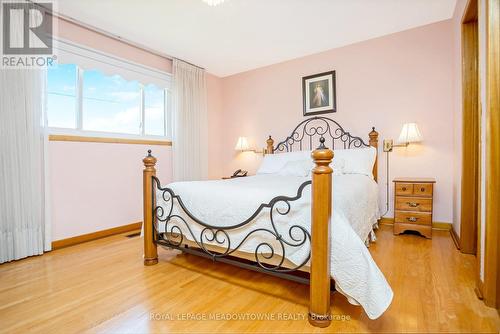 726 Netherton Crescent, Mississauga, ON - Indoor Photo Showing Bedroom