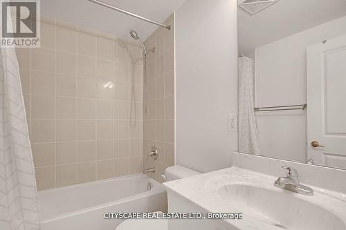 802 - 380 Wallace Avenue, Toronto, ON - Indoor Photo Showing Bathroom