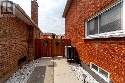 180 Kingknoll Drive, Brampton, ON - Outdoor With Exterior