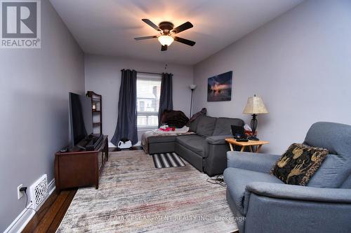 83 Sherman Avenue N, Hamilton, ON - Indoor Photo Showing Living Room