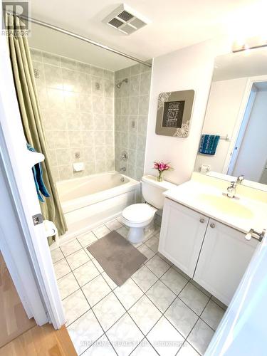 926 - 18 Mondeo Drive, Toronto, ON - Indoor Photo Showing Bathroom