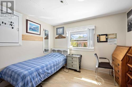 Main Fl - 46 Falaise Road, Toronto, ON - Indoor Photo Showing Bedroom